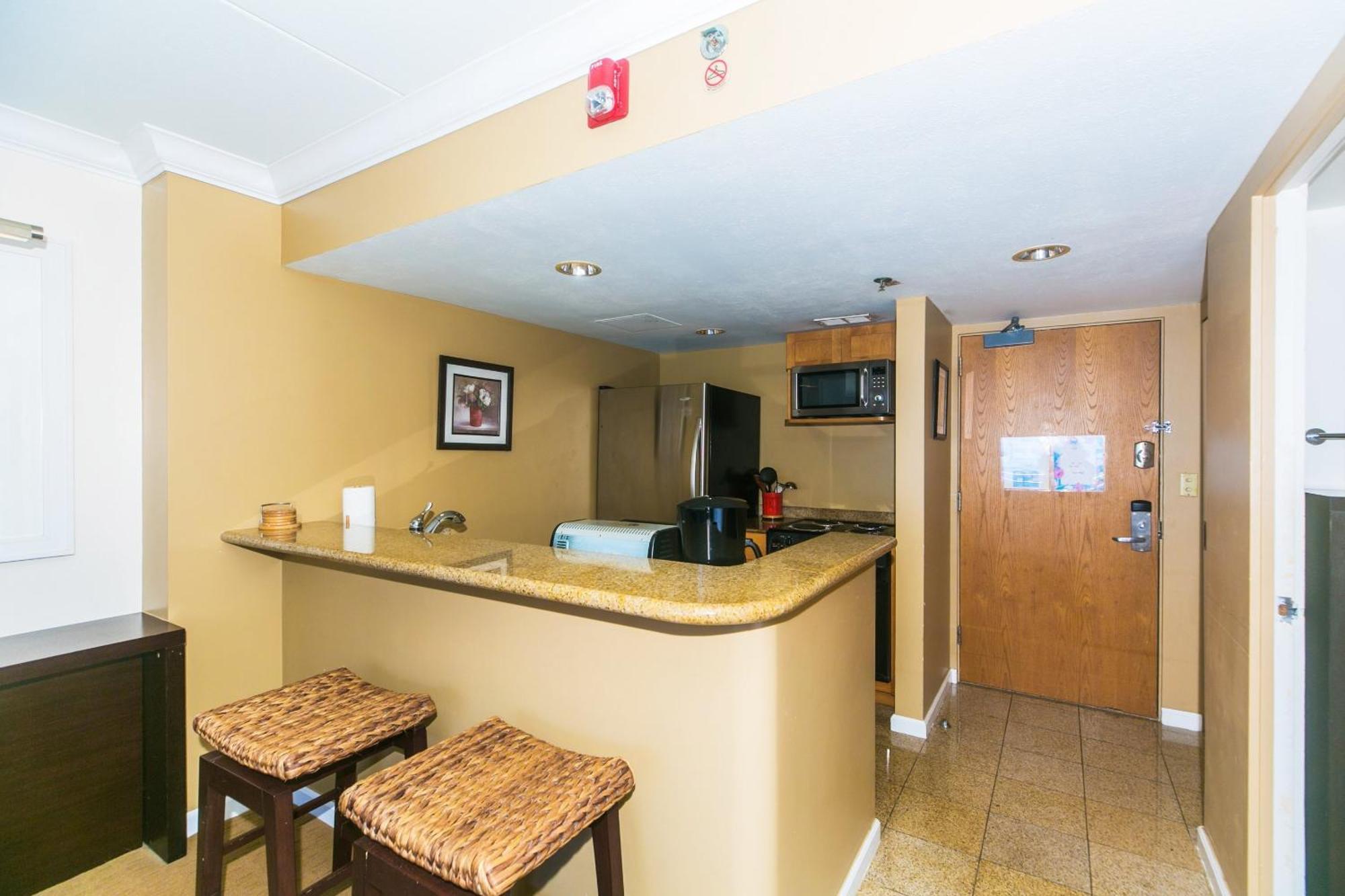 Ilikai Tower One Bedroom Lagoon View Waikiki Condos With Lanai & Free Wifi Honolulu Phòng bức ảnh